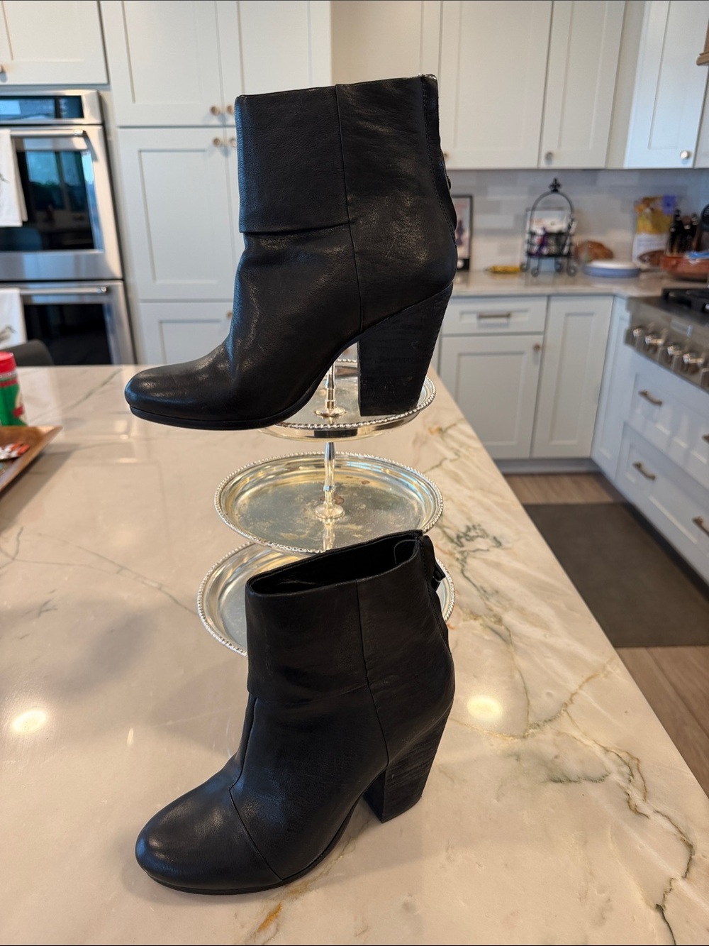 🔥rag & bone Classic Newbury Black Leather Ankle Boots Zipper Style sz 38